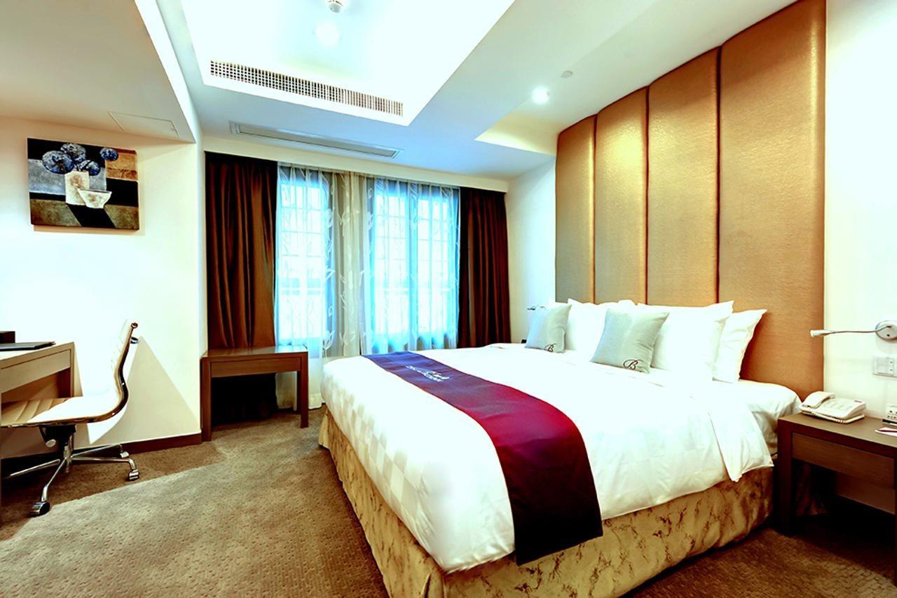 The Bauhinia Hotel - Central Hong Kong Exterior photo